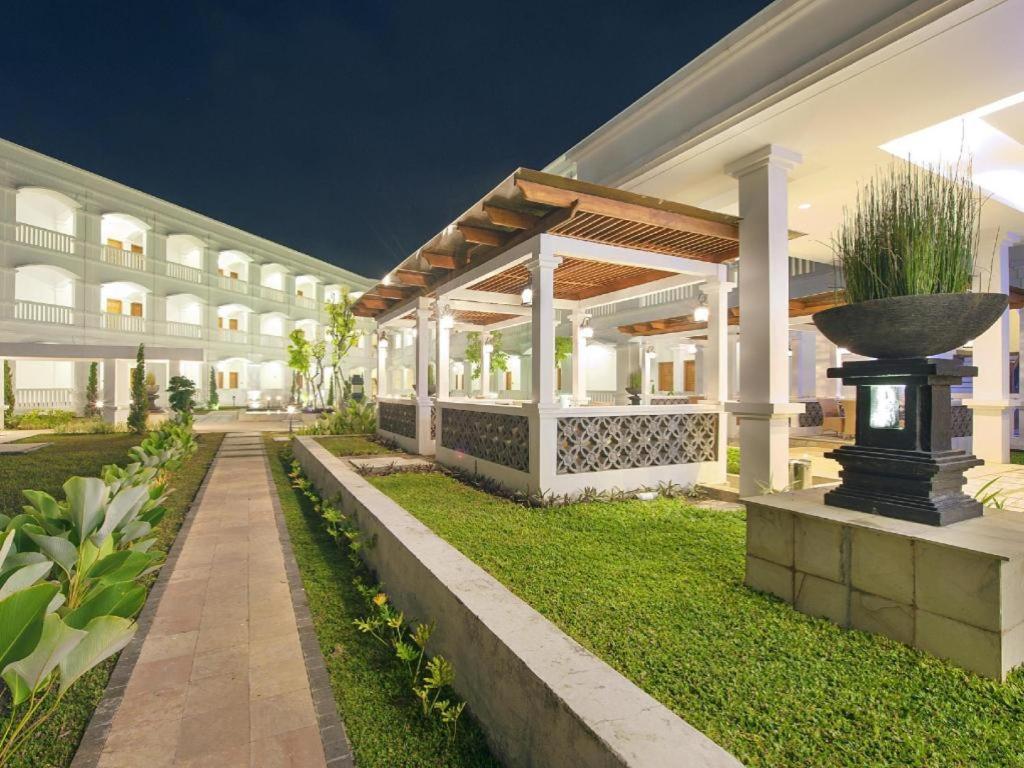 Ammi Cepu Hotel Exterior photo